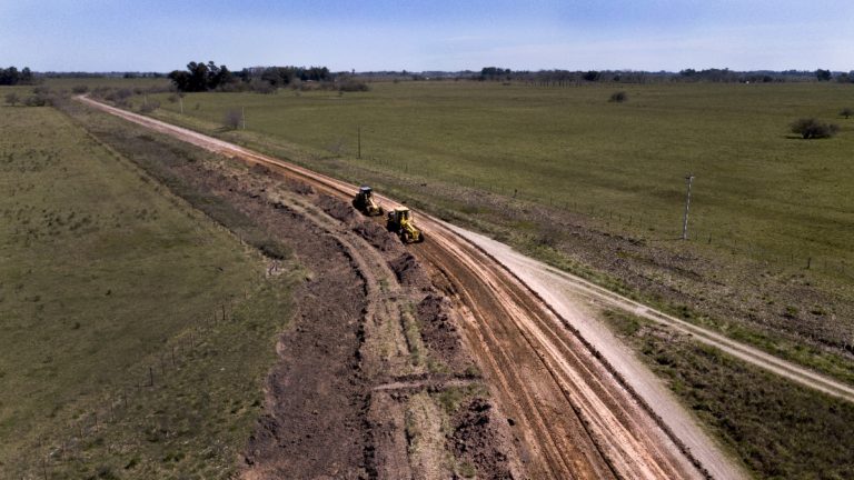 Brandsen: iniciaron los trabajos de reparación de caminos rurales